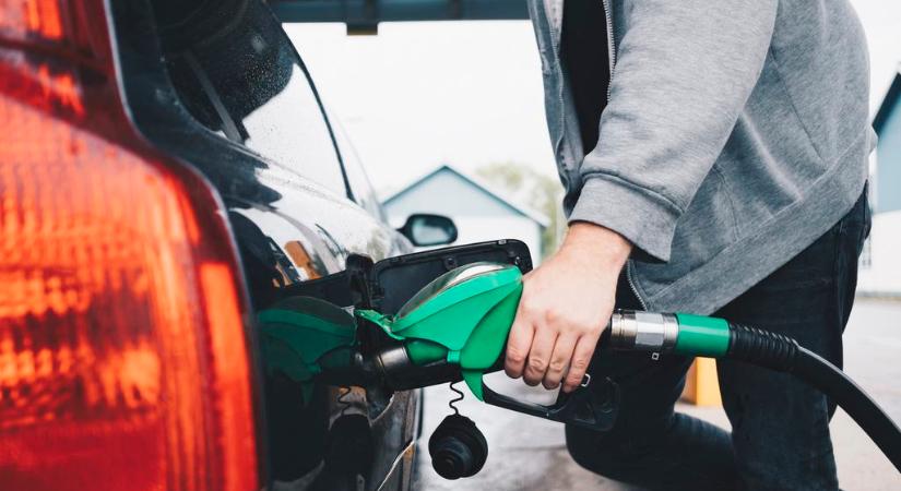 Kevesebbet tankolhatsz, ha megszűnik a hatósági ár: kiszámolták a különbséget