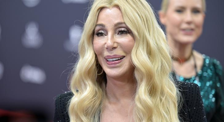 Cher sokkot kapott, amikor megtudta: van egy 15 éves unokája