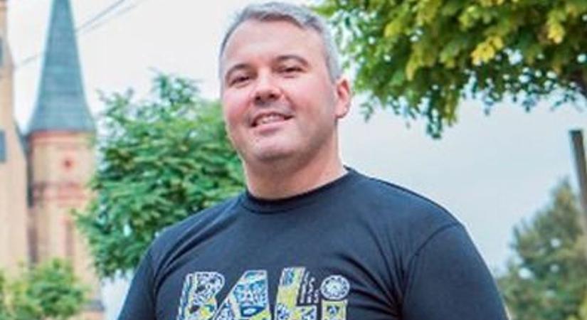 Még ilyet! Kamu fogyasztószer reklámja élt vissza Dombi nevével