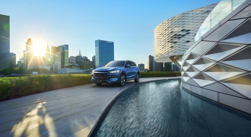 Megérkezett a BYD SEALION 5 DM-i Magyarországra – elektromos élmény és hibrid szabadság