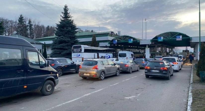 A kormány új szabályokat készít elő a személygépkocsik határátlépését illetően