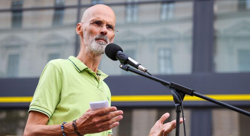 Fleck Zoltán megint elemében van: A győztes párt akár zsarolhatná is a köztársasági elnököt