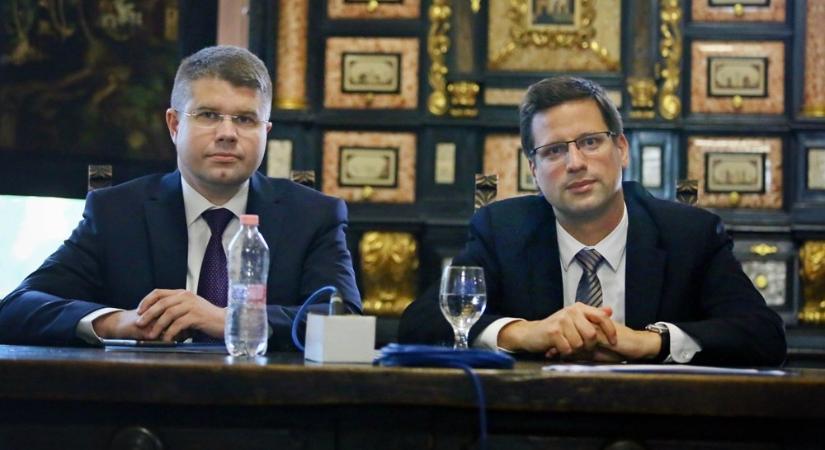 Gulyás Gergely vette védelmébe a választási csalással vádolt Ágh Pétert
