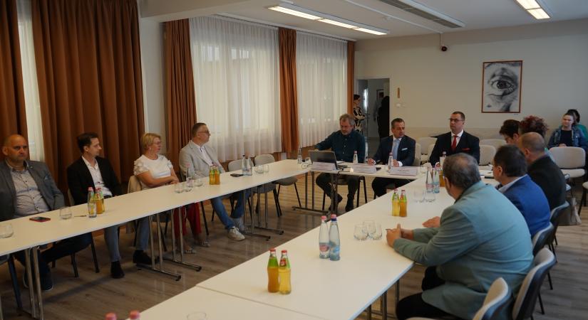 Közös nevezőre hoznák a vállalkozói igényeket és a városfejlesztést Tapolcán