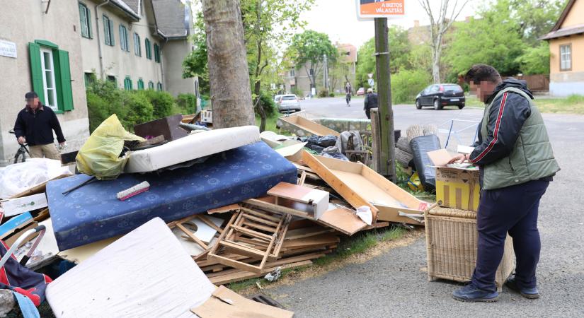 Megkezdődött a lomtalanítás a XIX. kerületben – ilyen kincseket dobáltak ki a lakók, galéria