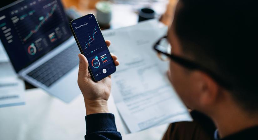 Izgalmas együttműködést jelentettek be: az új korszakban összeér a foci és és a befektetés