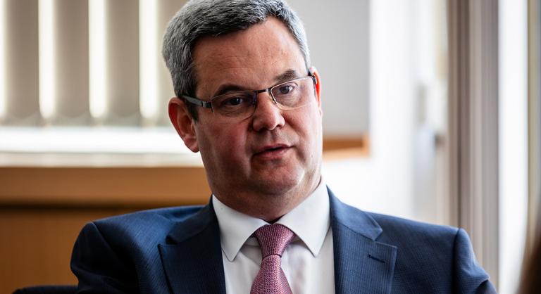 Takács Péter feljelentette a férfit, aki számonkérte egy plázában