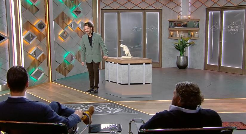 Az ajánlat után indult csak be az előrendelés a tehetséges szobrásztól