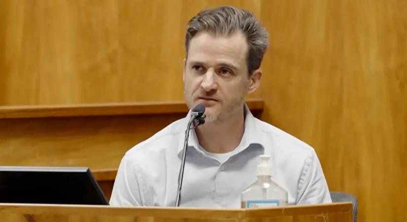 A segélykiáltásokat követve egy vérző fejű nőt találtak a sziklás ösvény szélén, a rajta térdeplő férje egy kővel ütötte a fejét