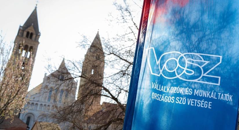 Kiszámíthatóbb törvényeket, az uniós források hazahozatalát és a bürokrácia csökkentését kérik a vállalkozók a Tisza-kormánytól