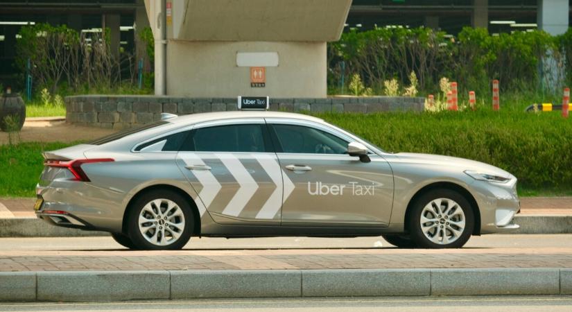 Felfoghatatlan összeget fektetett az önvezető autózásba az Uber