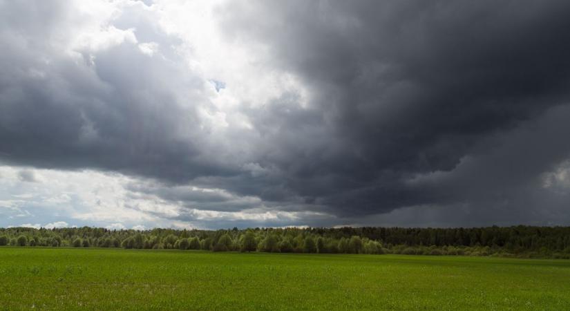 Felhős ég és élénk szél vár ránk szerdán