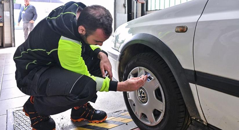 Ilyen kreatív, de életveszélyes trükkökkel próbálják meg sokan megúszni a műszaki vizsgákat