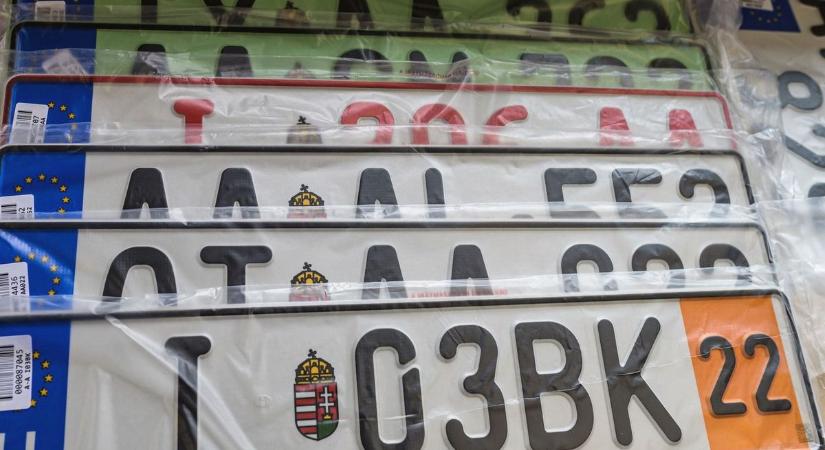 Új szabály lépett életbe: nem mindegy, milyen rendszám van az autódon