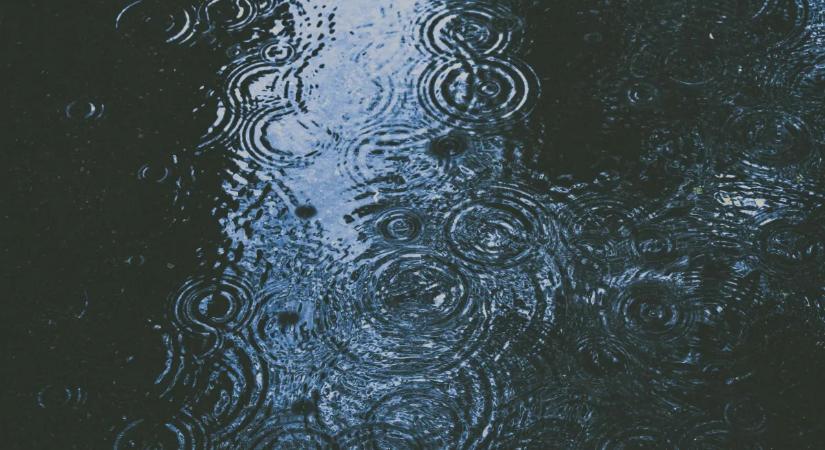 Még egy kicsit marad a lehűlés, továbbra is várhatók záporok