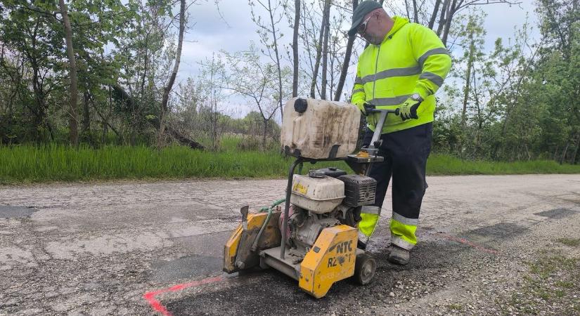 Harc az „ütős kátyúk” ellen, prioritást élvez a biztonság Tatán