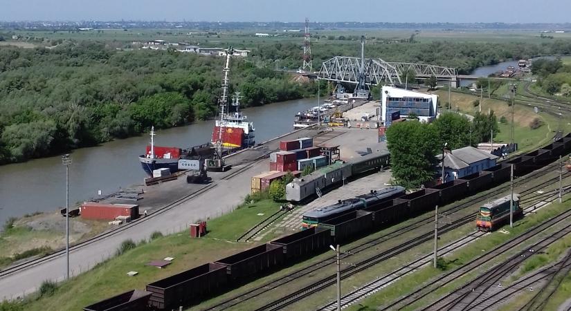 Moldova Köztársaságban vett kikötőt a kormány