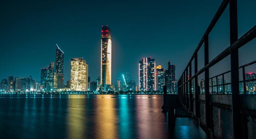 Matolcsy Ádámnak tartózkodási engedélye van Dubajban