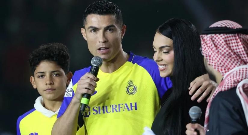Cristiano Ronaldo egy csapatban játszhat a 15 éves fiával