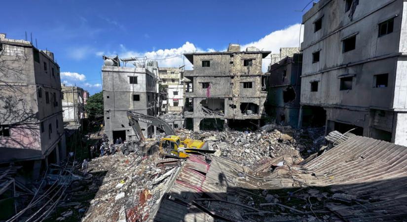 Macron szerint Izraelnek le kell mondania területi törekvéseiről