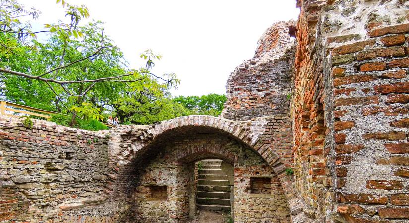 Fehérkő vára kvíz: elfeledett középkori erőd a Balaton közelében