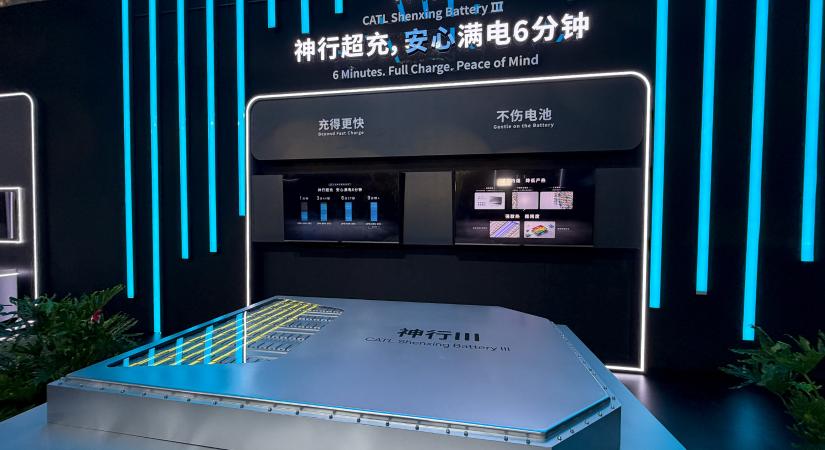 Pár perces töltés, 1000 km hatótáv és akkucsere – minden fronton újít a CATL