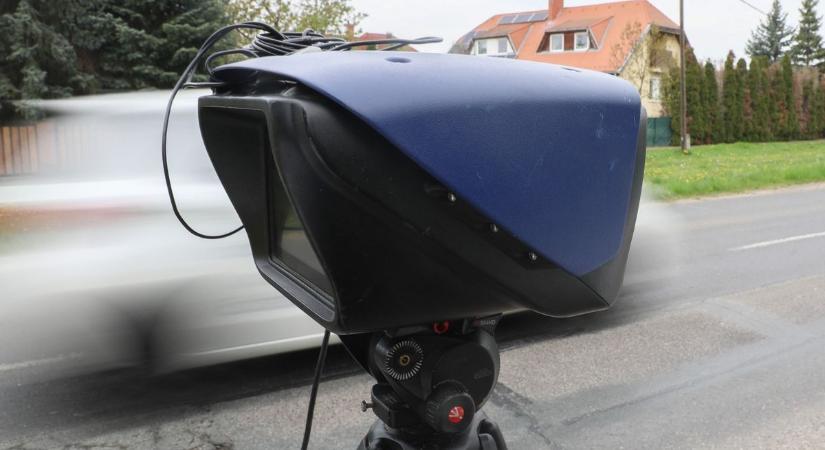 Nem hiszed el, hogy próbálta elsikálni a gyorshajtási bírságait egy vasi sofőr