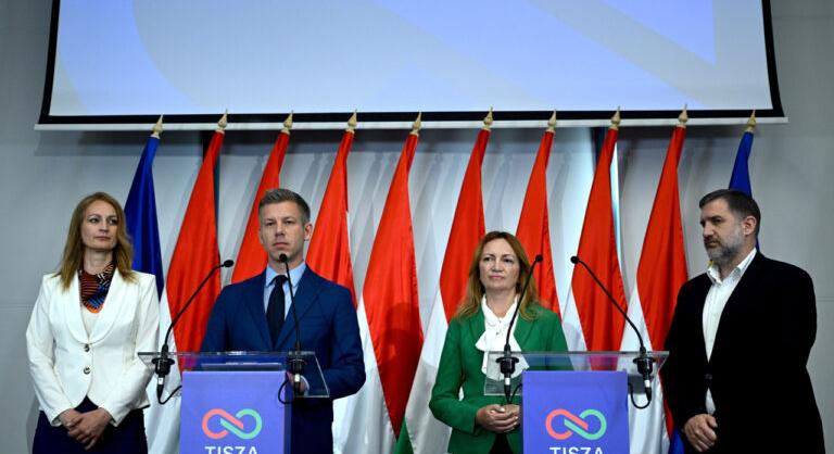 Vádalkut kötnek a minisztériumi aktakukacok, hogy megússzák a nyomozást