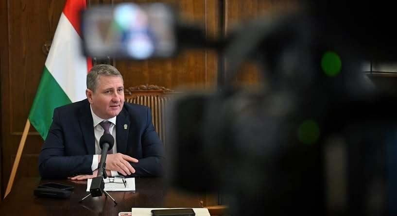 Szolidaritási sarc és politikai feszültségek: több város halaszt, Eger teljesít