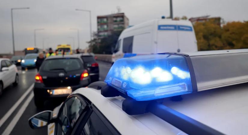 Hármas karambol volt Újhartyán közelében