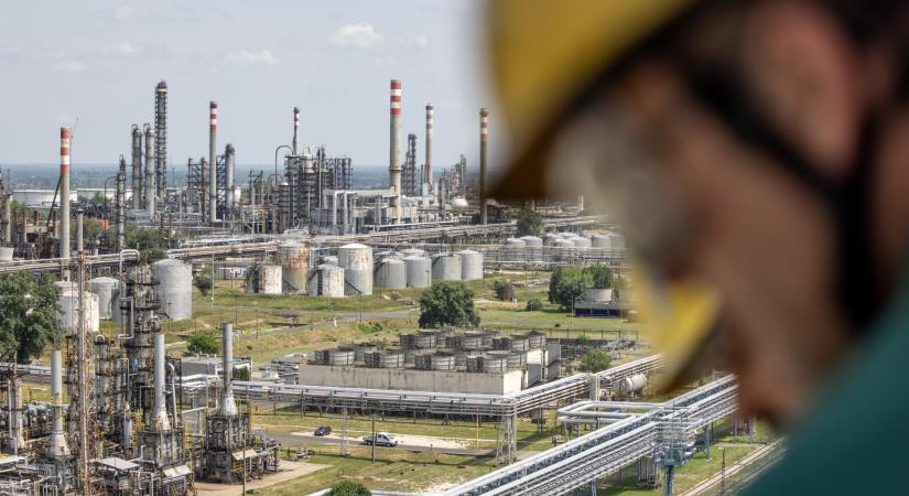 Lefelé lóg ki az EU-s benzinárugrás-sorból Magyarország, de a mosolyunk hamar lehervad