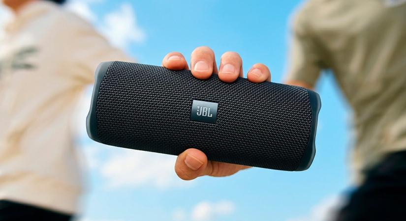 Új hangszóró jelent meg a JBL-nél