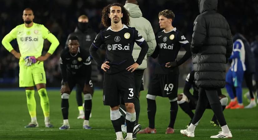 „Elfogadhatatlan” – Liam Rosenior már nem tudja védeni csapatát az újabb vereség után