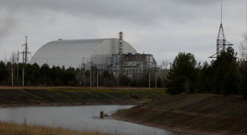 Az ukrán főügyész szerint Oroszország rendszeresen rakétákkal és drónokkal támadja az atomerőműveik környékét