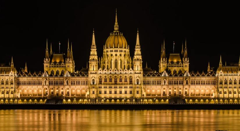 Titkos alagutak és rejtett csodák: így néz ki belülről a Parlament, amit kevesen láthatnak