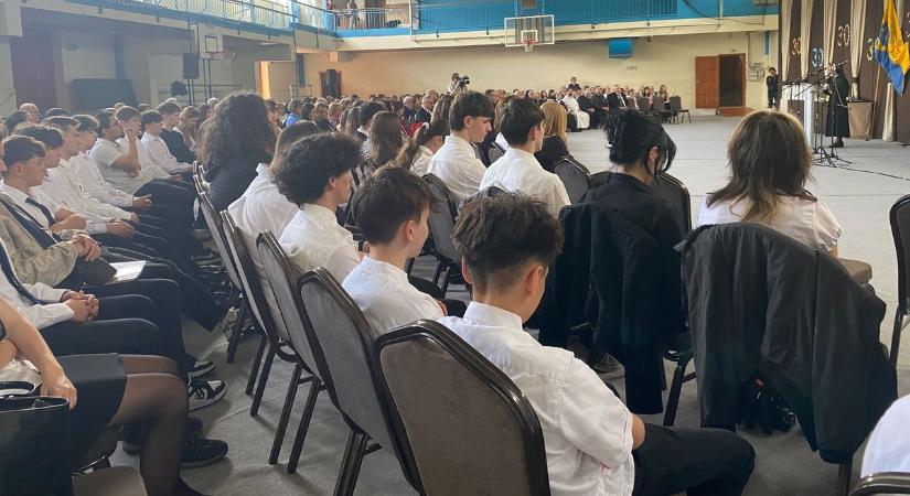 19 diákkal indult, ma ezrek életét formálja – jubileumot ünnepel a bajai Szent László ÁMK  fotók