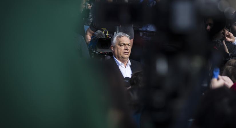 Ez vezetett Orbán Viktor bukásához – megszólalt a szélkakas milliárdosokról az amerikai professzor