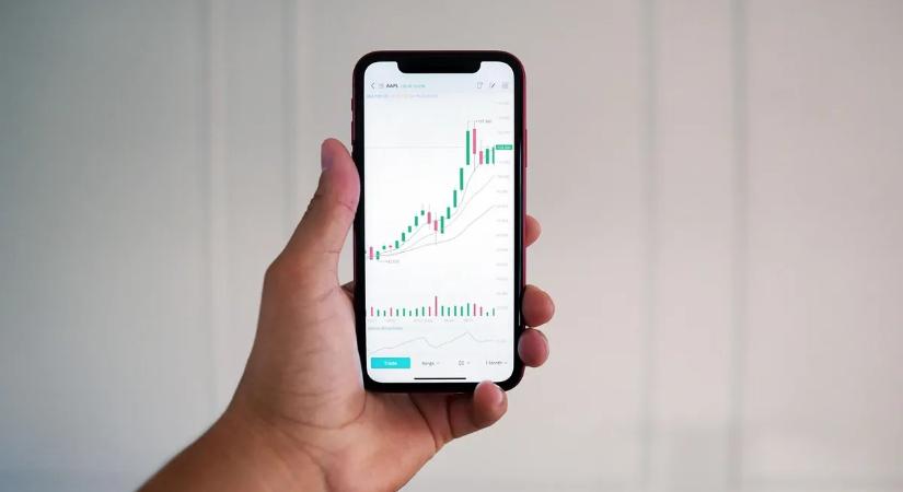 Tovább drágulhatnak idén a mobiltelefonok és a laptopok