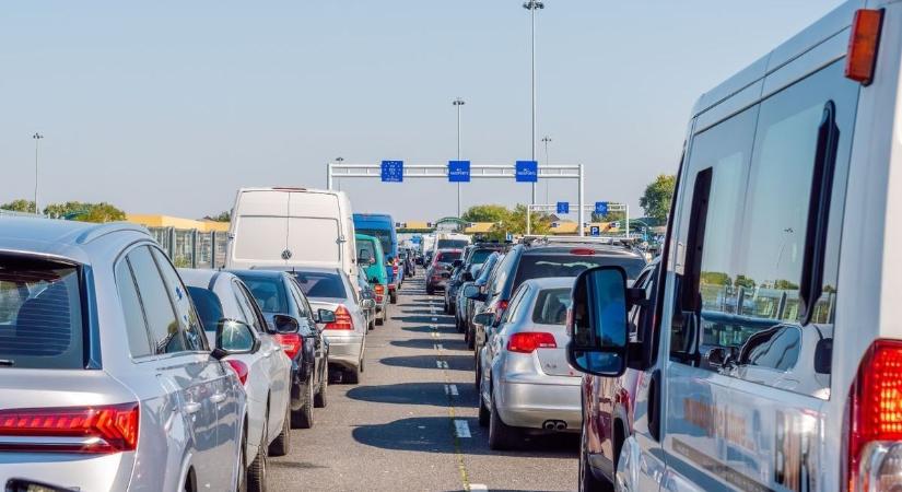 Megkönnyebbülhetnek az ingázók, már folyamatosan fogadja az utasokat két népszerű határátkelő