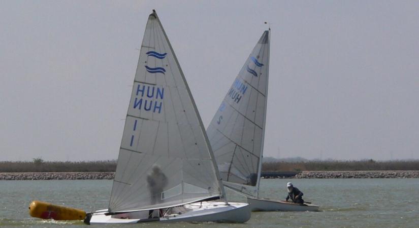 Tipikus agárdi körülmények között nyílt meg a 2026-os kishajós versenyszezon