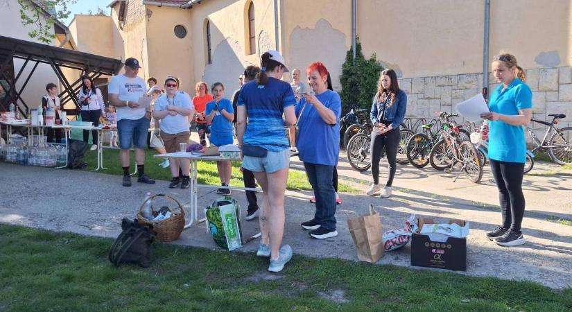 A szekszárdi menhely kutyáiért fogtak össze Őcsényben
