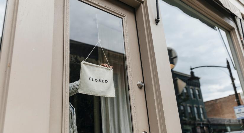 Vége van, bezár a vidéki pláza kedvelt butikja: kinyírta a Temu, nem bírta tovább a versenyt a webshopokkal