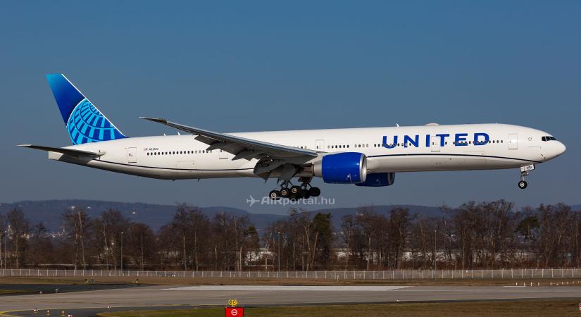 Nem támogatja az American és a United fúzióját Trump