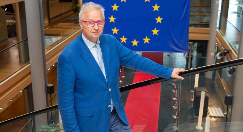 Orbán nem pihen: a CÖF kedvenc lelkésze és Trócsányi László is Corvin-díjat kapott