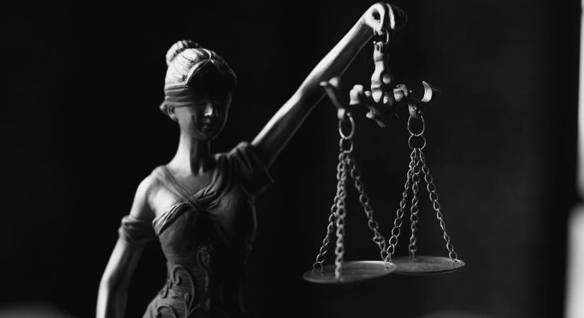 Orvosokkal működő korrupciós gépezetre csaptak le