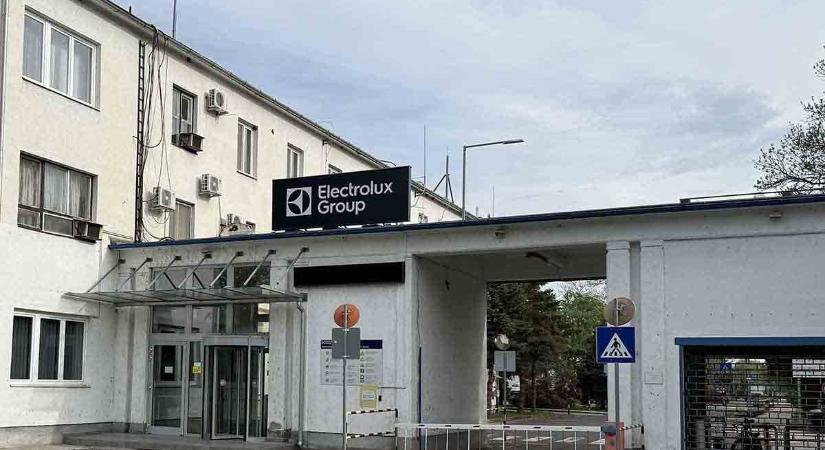 Bezár a jászberényi gyár, 600 embert küldenek el