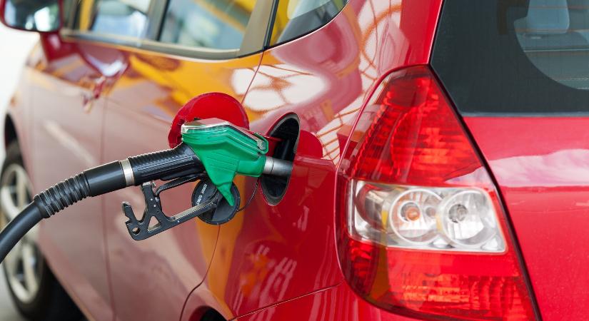 Megjött a döntés: így alakulna holnap a benzin ára