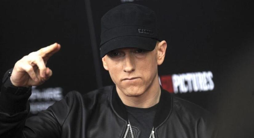 Eminem 18 éve tiszta a 2007-es halálközeli túladagolása óta
