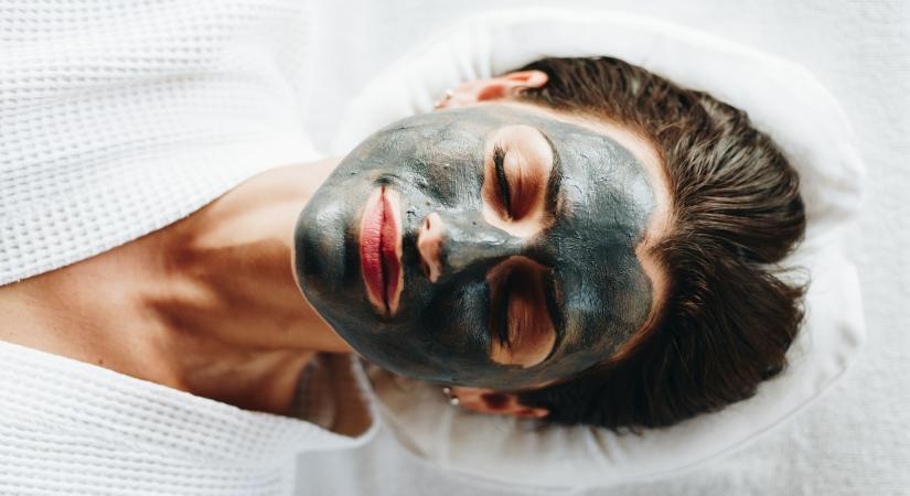 Tavaszi arcmaszk rutin: így használj agyag- és hidratáló maszkot a maximális hatásért