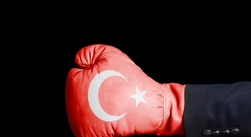 Van, ahol még dübörög az illiberális demokrácia: török ellenzékieket vette őrizetbe